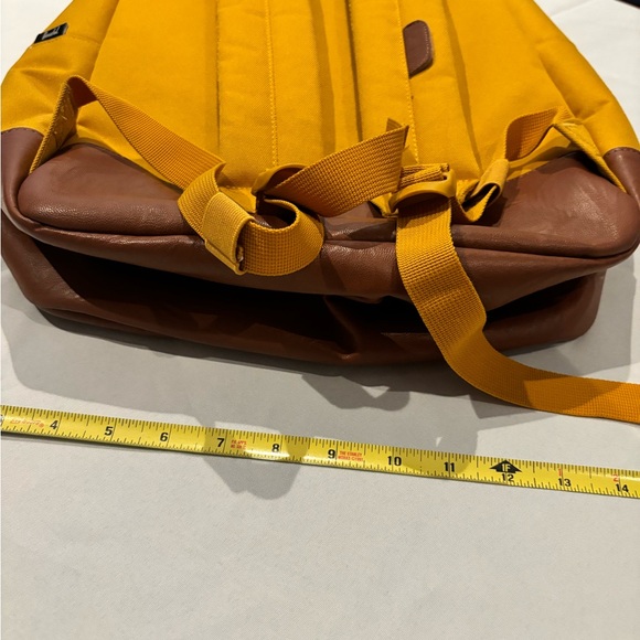 Herschel Backpack - Picture 4 of 7